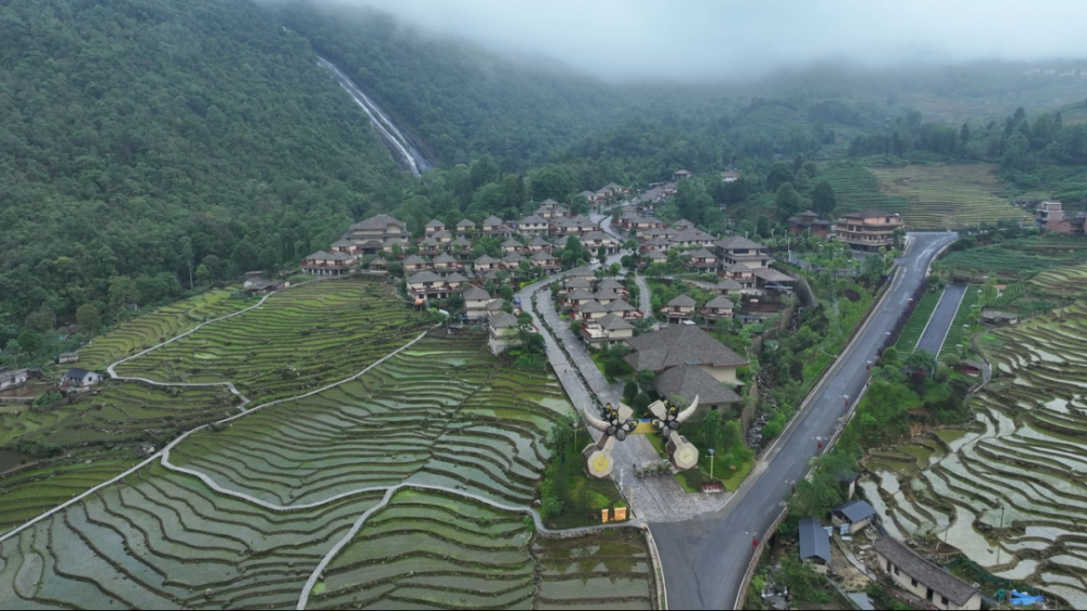 "中国·红河蝴蝶谷"地处云南省红河州金平县马鞍底乡,立体气候明显,有