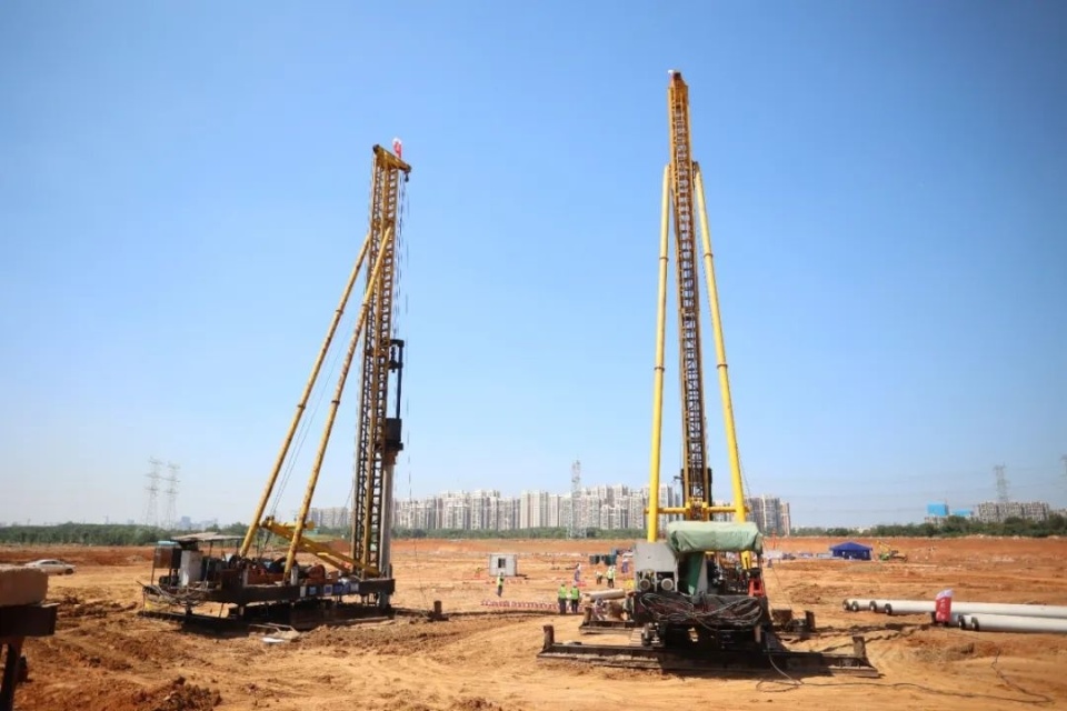 长飞先进半导体武汉基地开工，投资超200亿，一期预计2025年建成_腾讯新闻