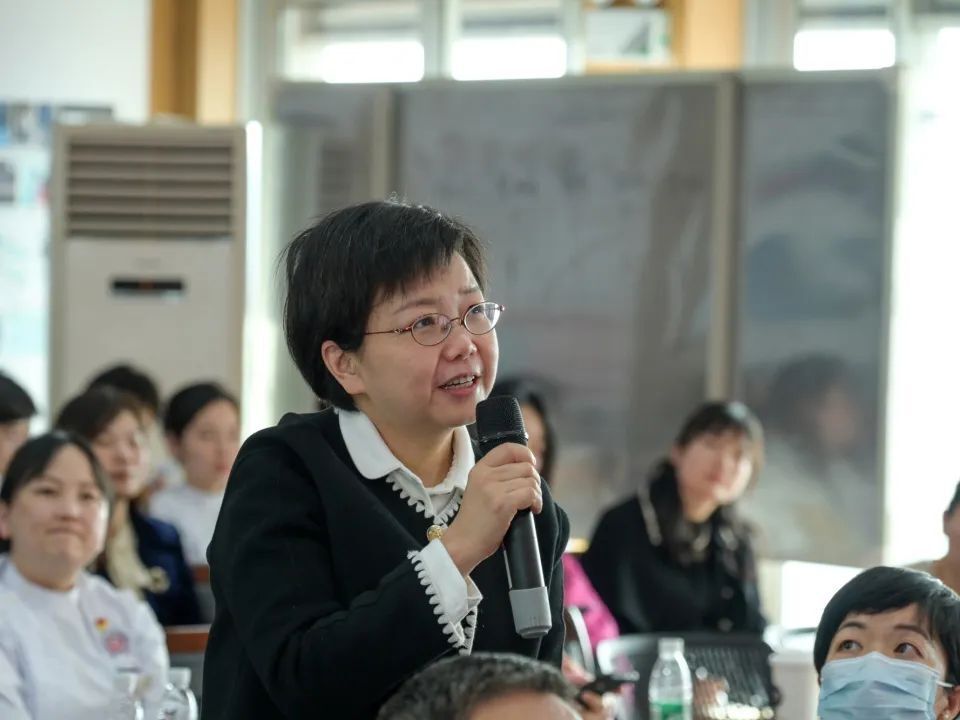 多位医务人员现场讲述亲身经历或发生在自己身边的医患故事,把医患