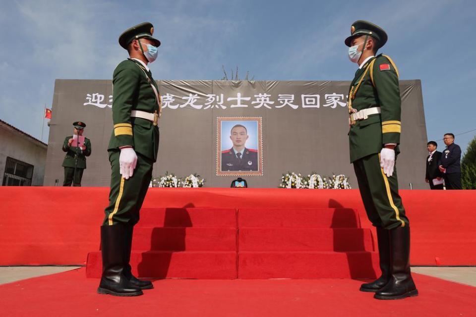 送别烈士95后海警执法员汪晓龙在缉私战斗中英勇牺牲