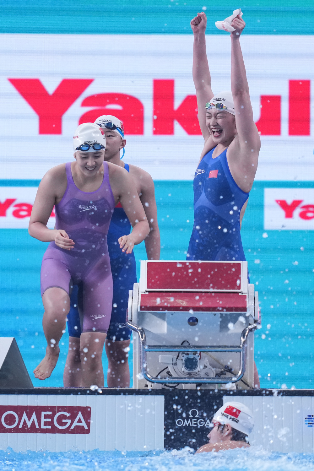 游泳世锦赛中国队夺得女子4x200自由泳接力冠军