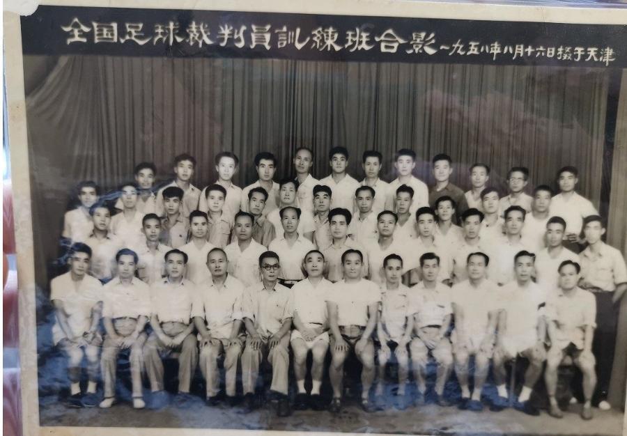 青岛足球百年史话丨球员,教练,裁判,体育场场长!