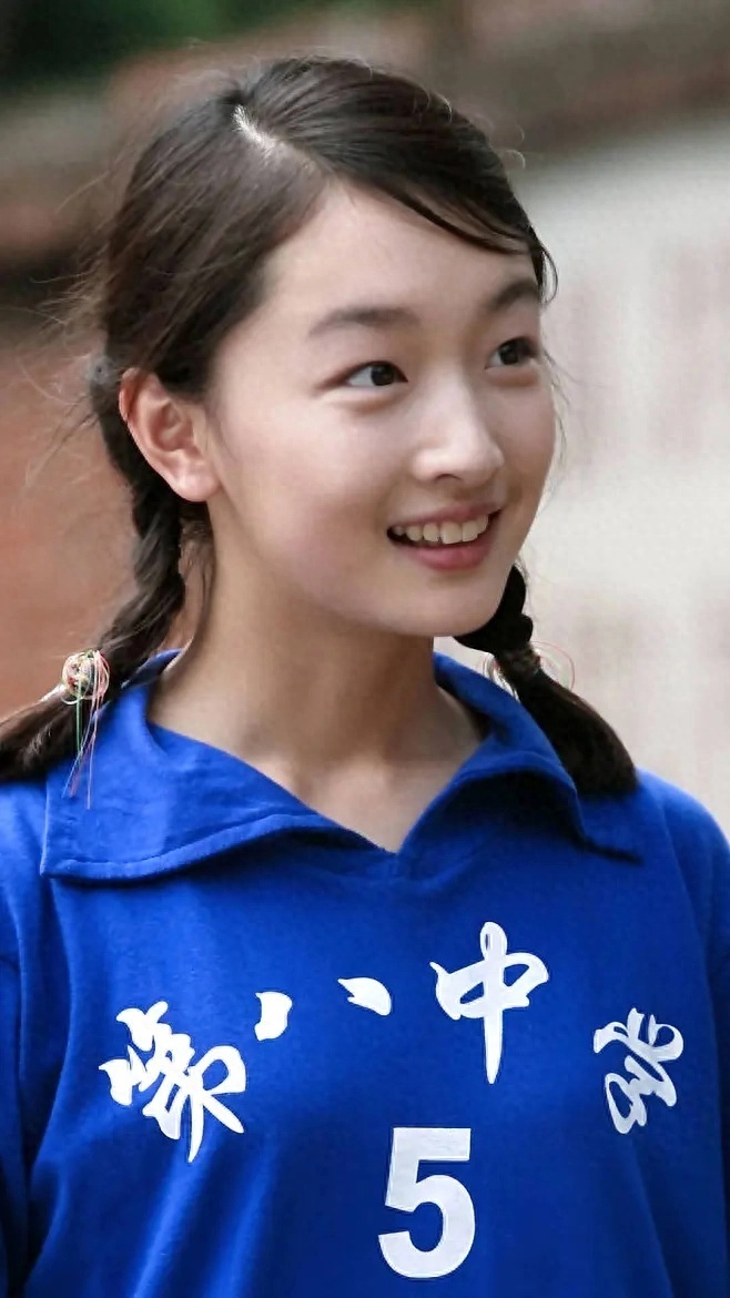 继山楂树之恋后张艺谋周冬雨时隔11年再合作坚如磐石女方发文只做自己