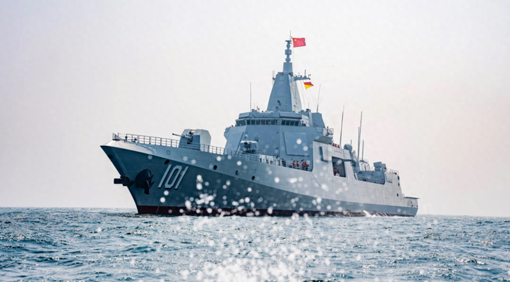 两架美机向南昌舰俯冲,尾焰都能看到,南昌舰直接打开了导弹盖板_腾讯