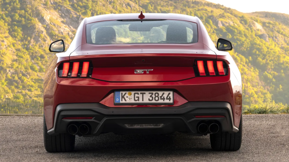 搭载5.0升v8低功率发动机,全新福特mustang gt实车图发布