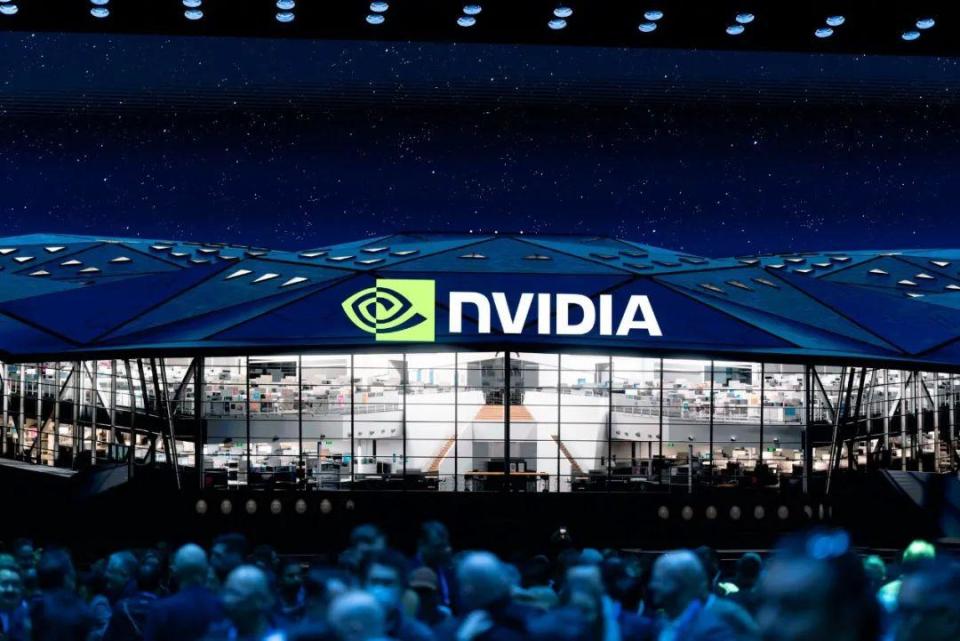 NVIDIA GeForce RTX 50系列GPU发布现场详解，性能最高提升8倍，瞬秒RTX 4090！_腾讯新闻