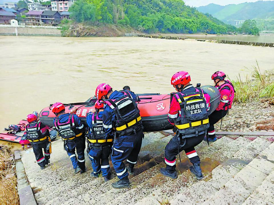 巨野救援队紧急驰援榕江抗洪救灾