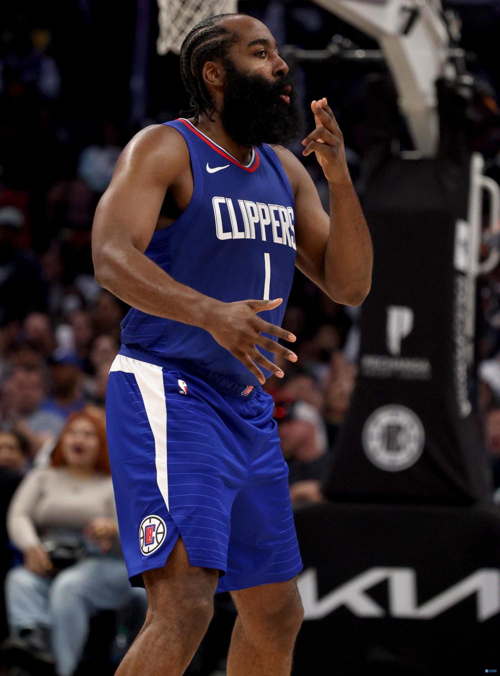 哈登生涯48次半场至少命中5记三分 史上仅次于水花和利拉德!