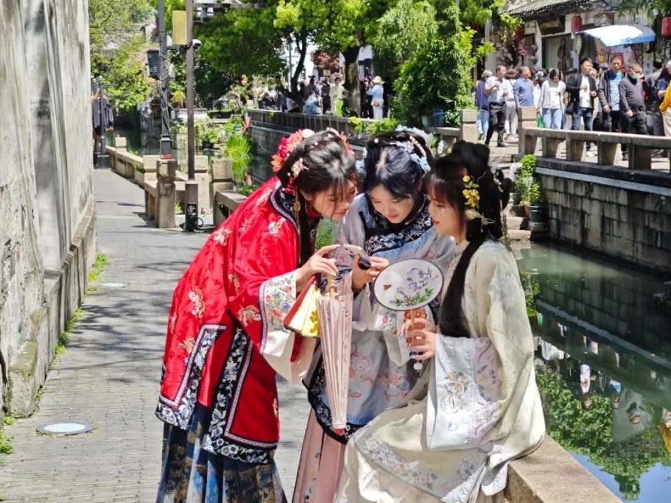 “这是来了有一亿人吧”五一假期：1020.91万人次打卡苏州_腾讯新闻