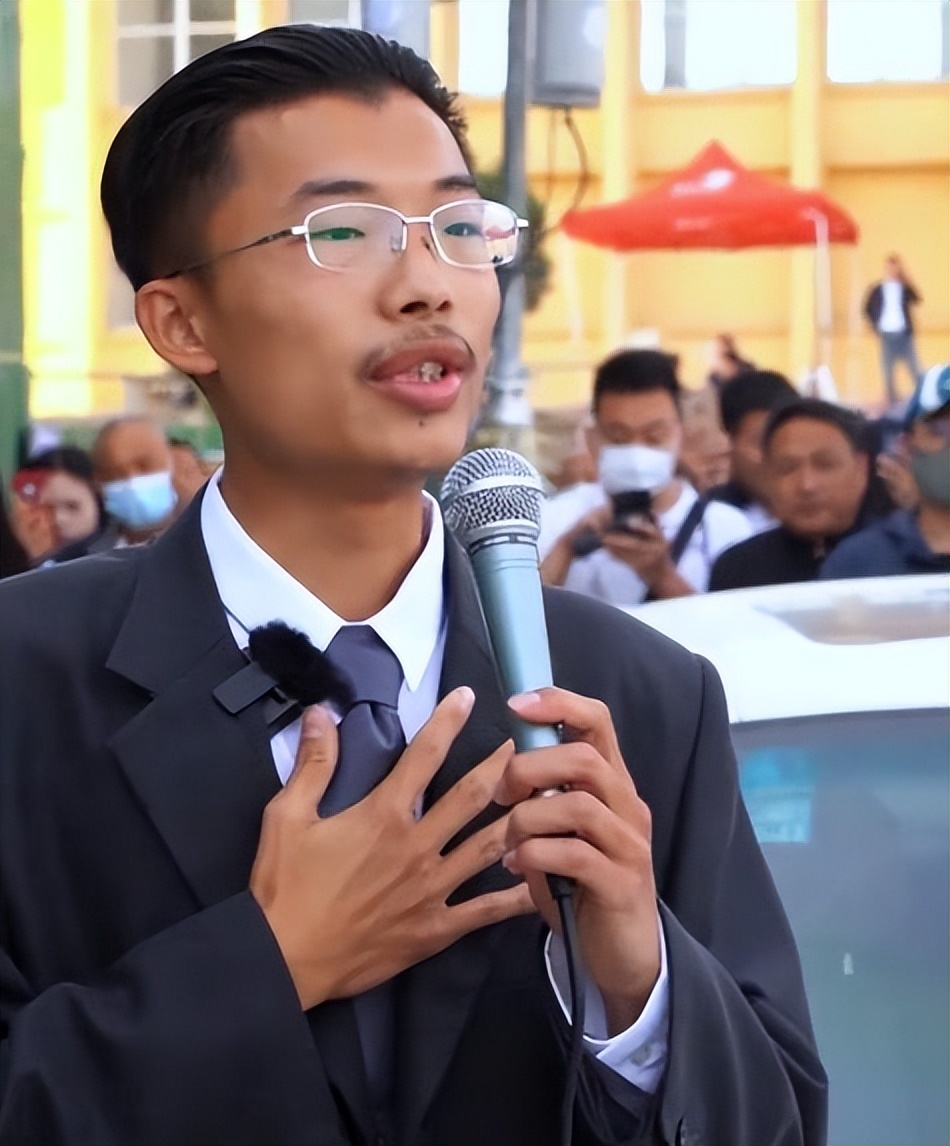 郭有才停播后,他在端午节发布作品!隔着屏幕就能感受到网红的新变化