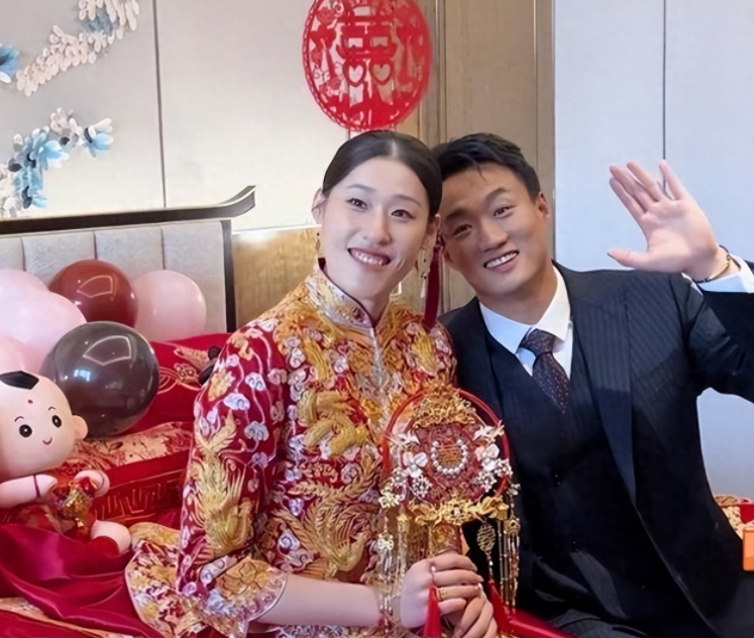 女排奥运会夺冠奇兵举办婚礼,张常宁和安家杰现场送祝福-腾讯新闻