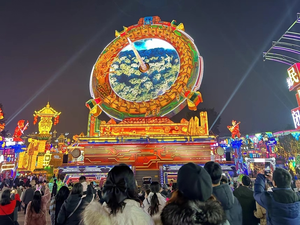 半价看自贡灯会三八国际妇女节还有定制无人机表演