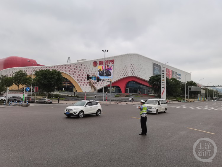 月8日9时至12时为出城高峰时段,高峰路段为大学城渝蓉高速g5013收费站