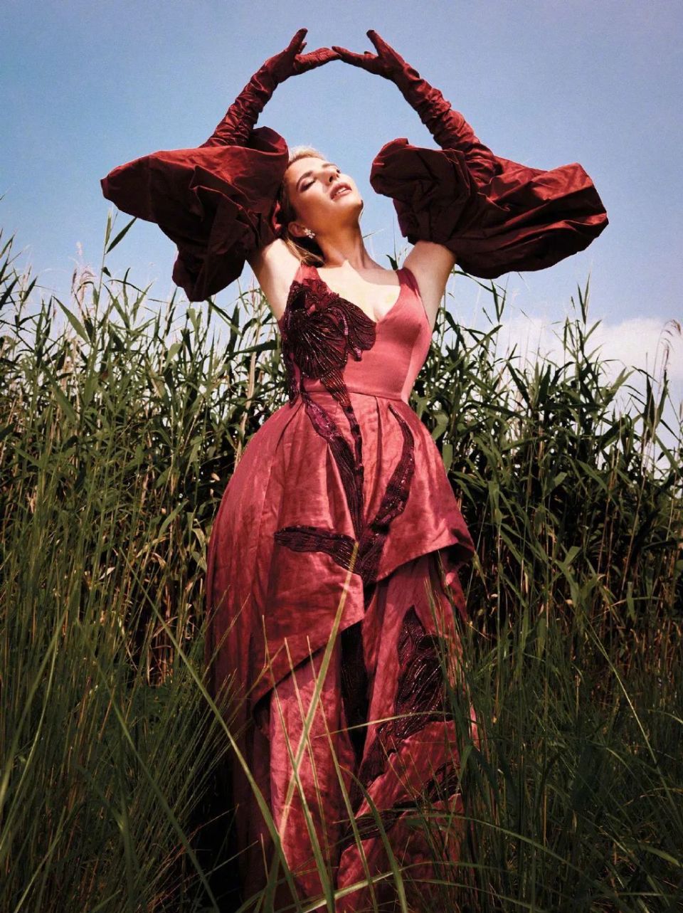 艾玛罗伯茨被曝家暴之后又陷恐跨危机?