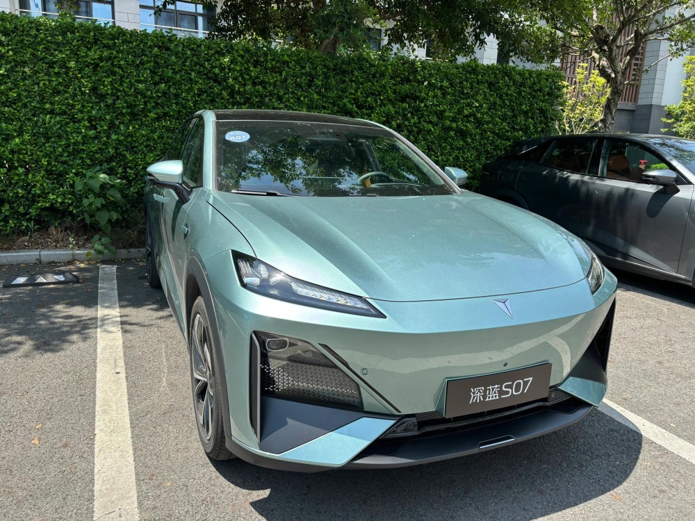 深蓝s07实车到店,配华为乾崑智驾 电吸门,续航1200km 3c超充