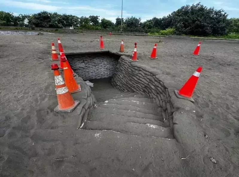 而这些战壕又是需要地面人员死守的,这种做法颇有"政治宣誓"的意思