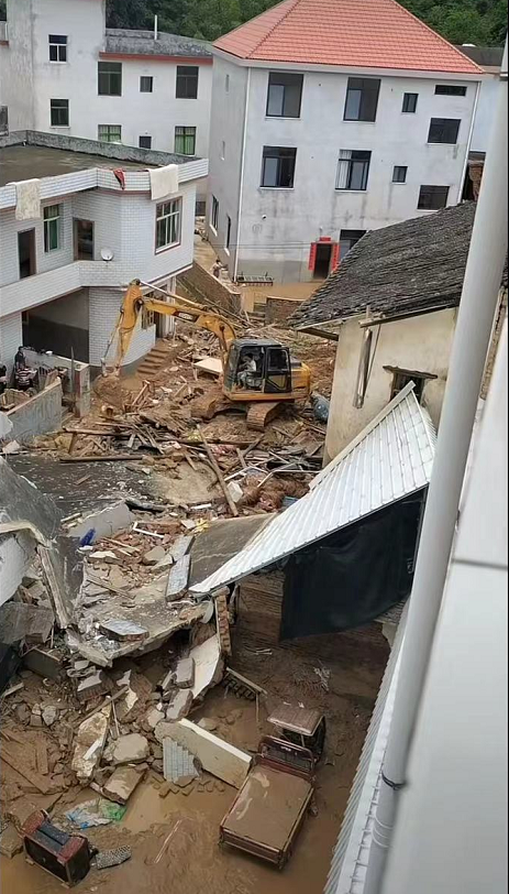 梦境解析，房子倒塌与漏水的深层含义