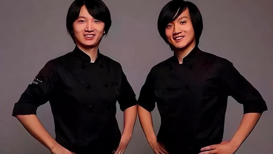 好利来总裁罗红,罕见出现在小儿子罗成的视频中,当众催婚,父慈子孝