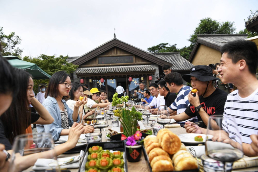 千山万水食在天水地方特色美食展来啦