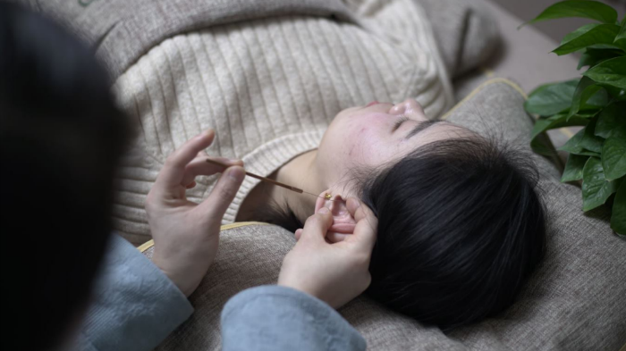 采耳店打着中医理疗旗号给人治病!罚 22 万算重吗?_腾讯新闻