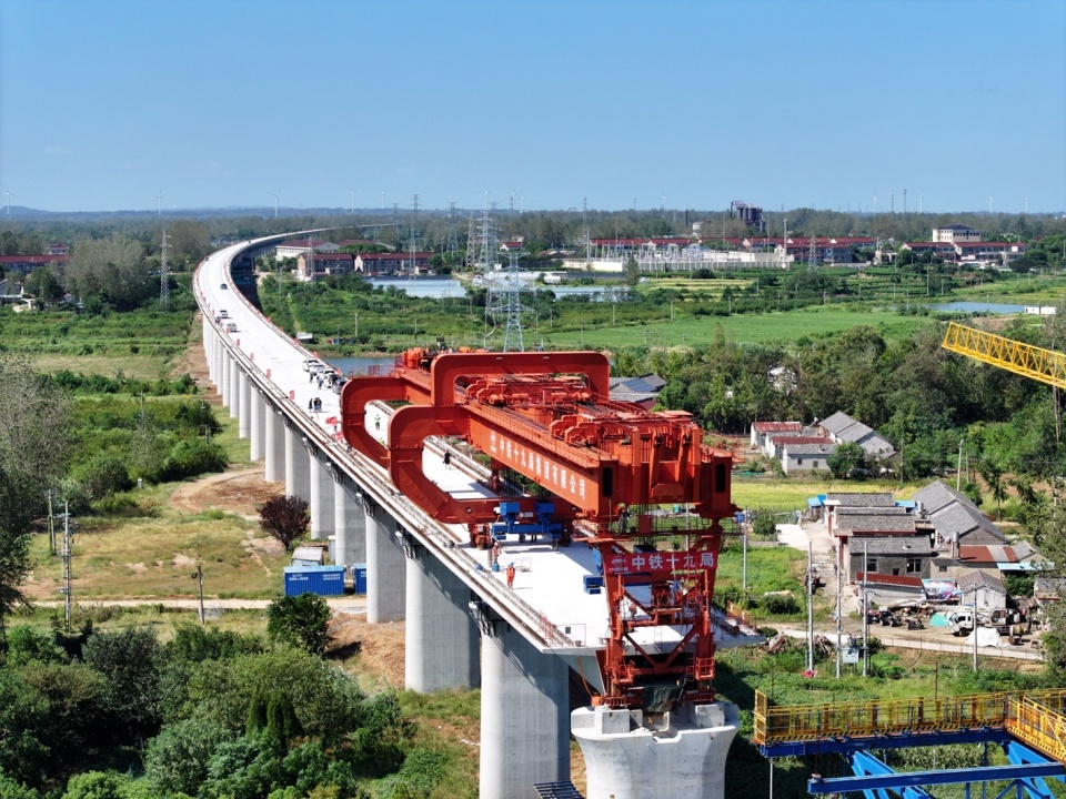 北沿江高铁扬州段持续领跑 箱梁架设任务圆满完成