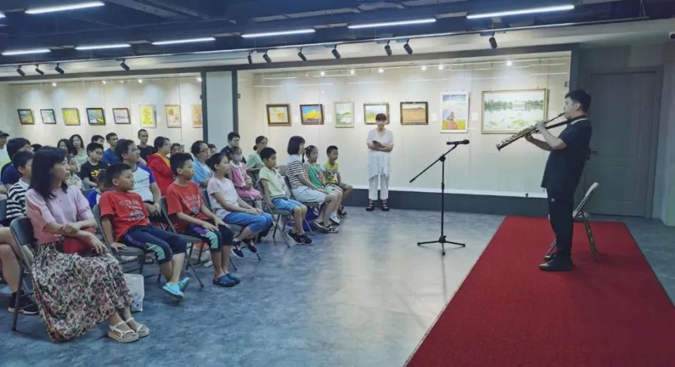 来这场展览吧,寻找通往星星世界的大门_腾讯新闻