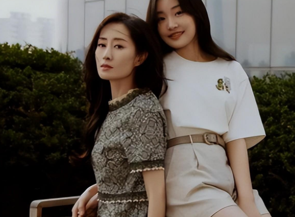 演员刘敏涛:曾嫁豪门7年,离婚后重返荧屏,如今和女儿相依为命