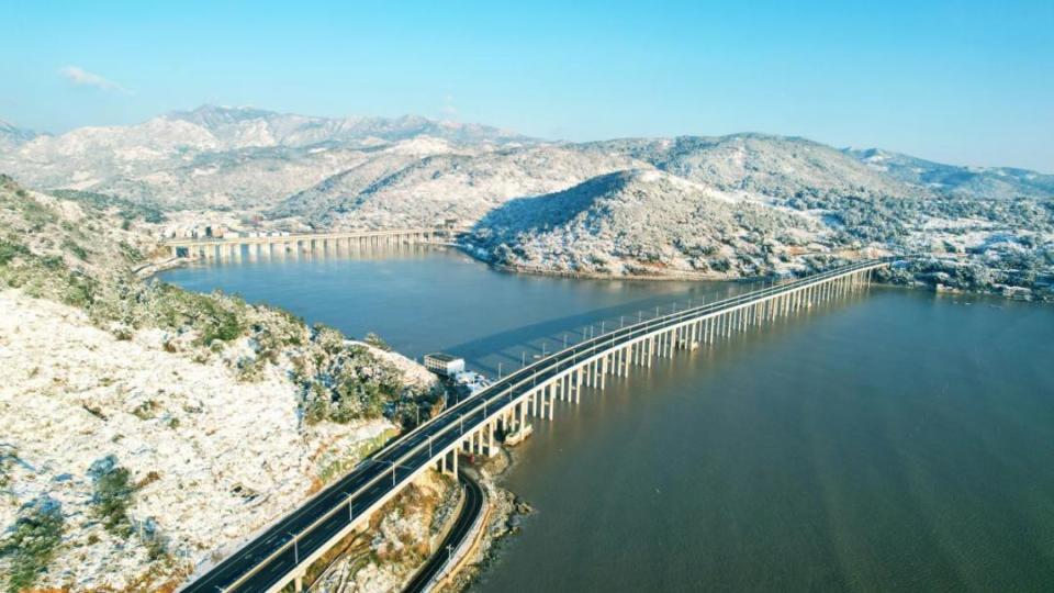 中交四航局浙江温州228国道苍南龙沙至岱岭段全线贯通_腾讯新闻