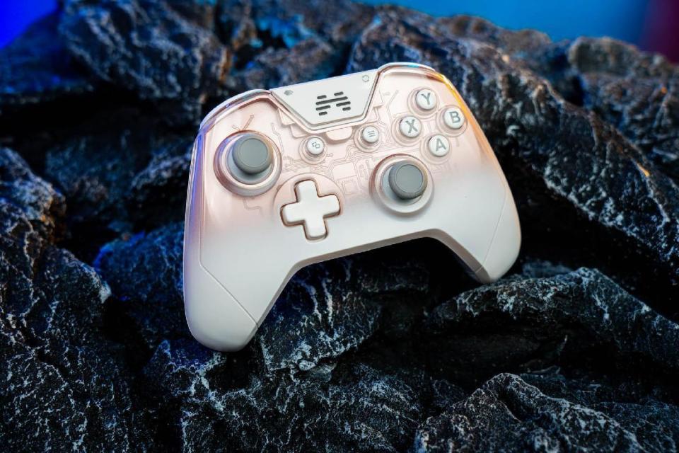 快速体验一下北通斯巴达3游戏手柄