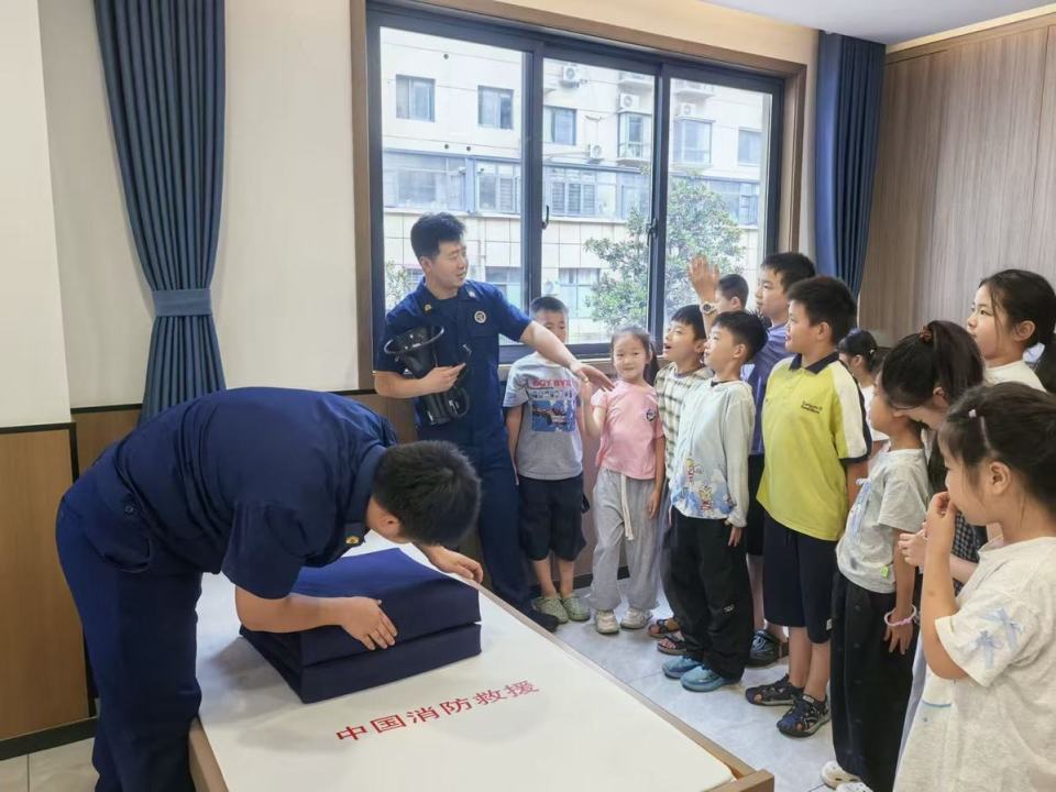河南西峡：沉浸式研学体验 筑牢暑期安全防线_腾讯新闻