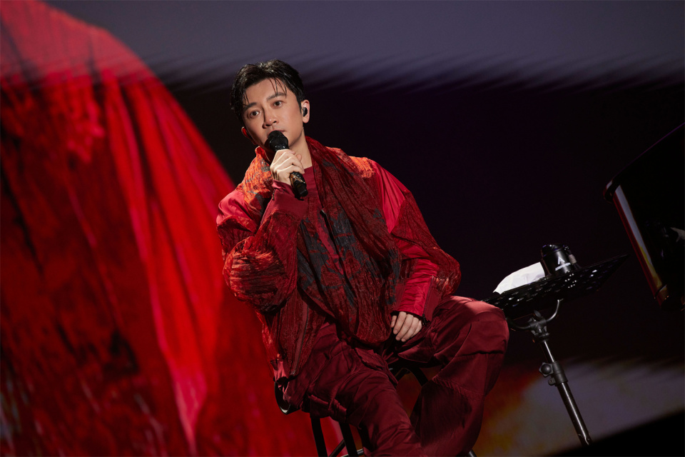 苏有朋巡演长沙站唱响青春 音乐传承跨越新世代