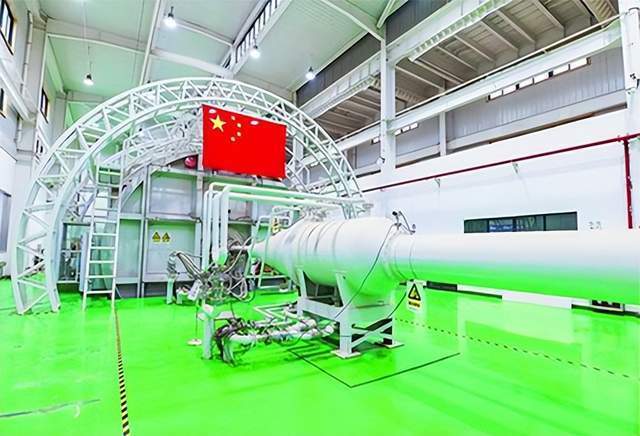 中国穿透黑障技术重大突破，鹰击21不需踩刹车，10马赫冲刺打航母_腾讯新闻