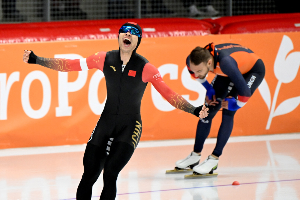 速度滑冰宁忠岩首获速滑短距离全能世锦赛冠军