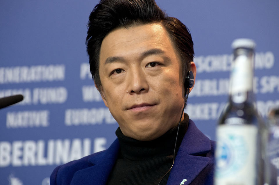 黄渤起诉陕西名酒西凤酒,品牌回应:与公司无关_腾讯新闻