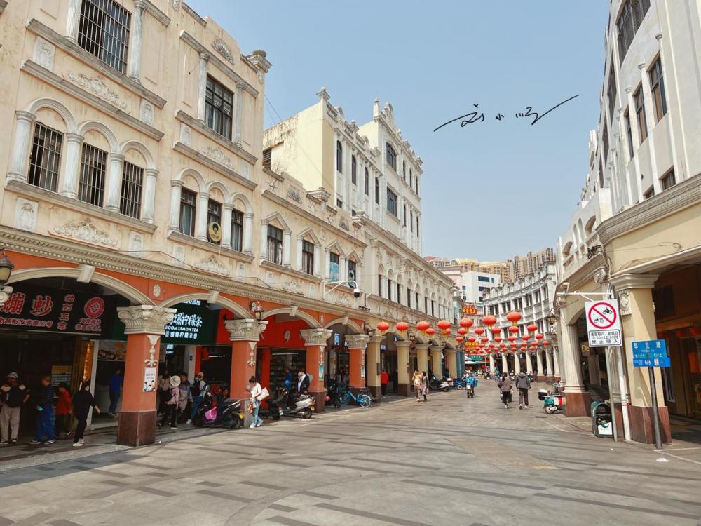 佛山市顺德区这条著名的步行街,两侧都是传统骑楼,还有好多美食_腾讯