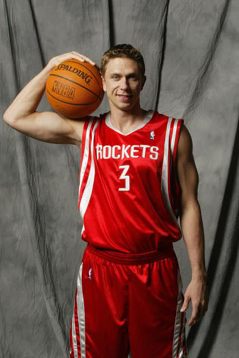 恨姚明却成为队友最不爱给姚明传球的自制三双王后来咋样了