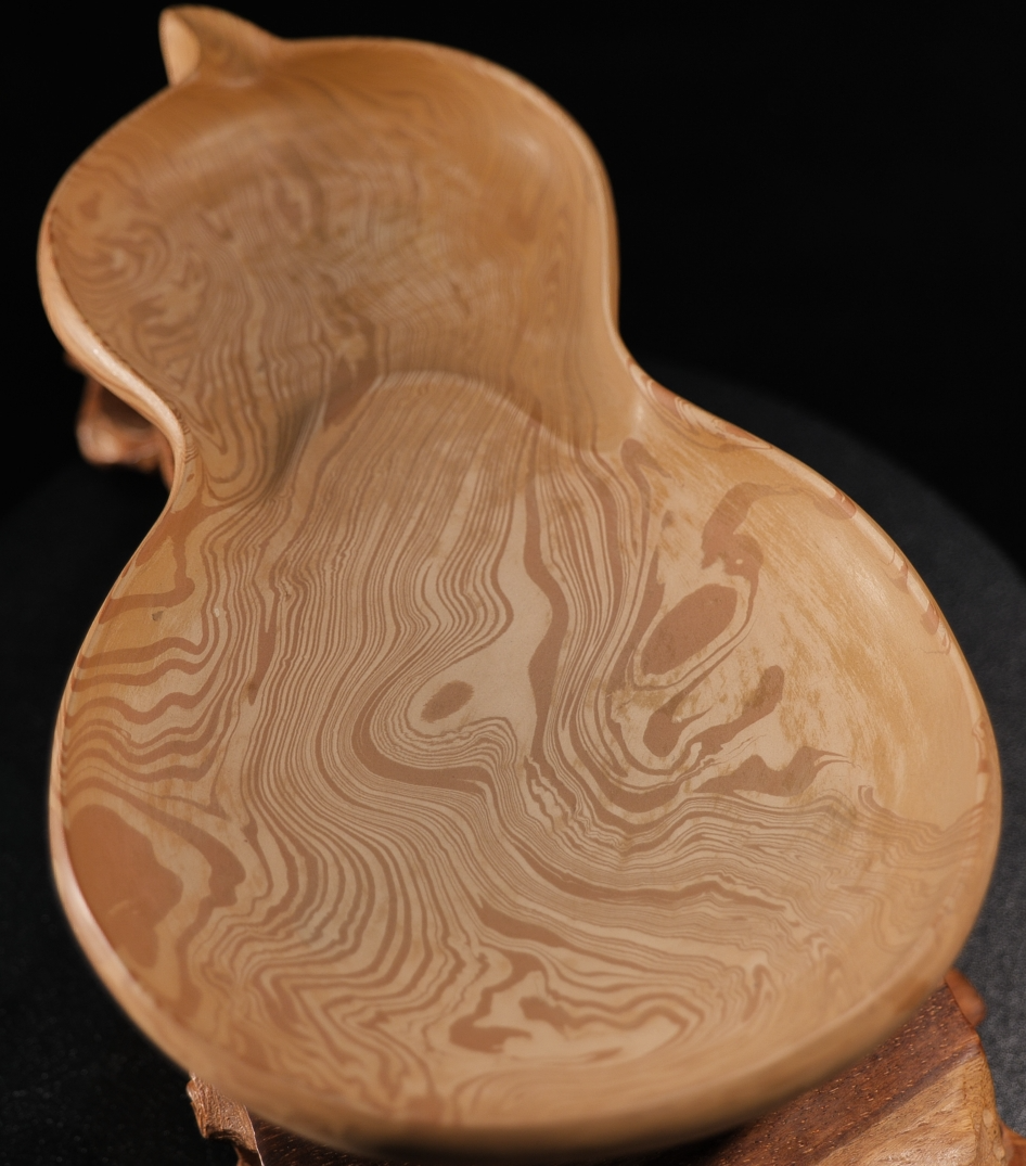 黄河澄泥砚砚台的起源可以追溯到新石器时代,随着时间的推移,其制作