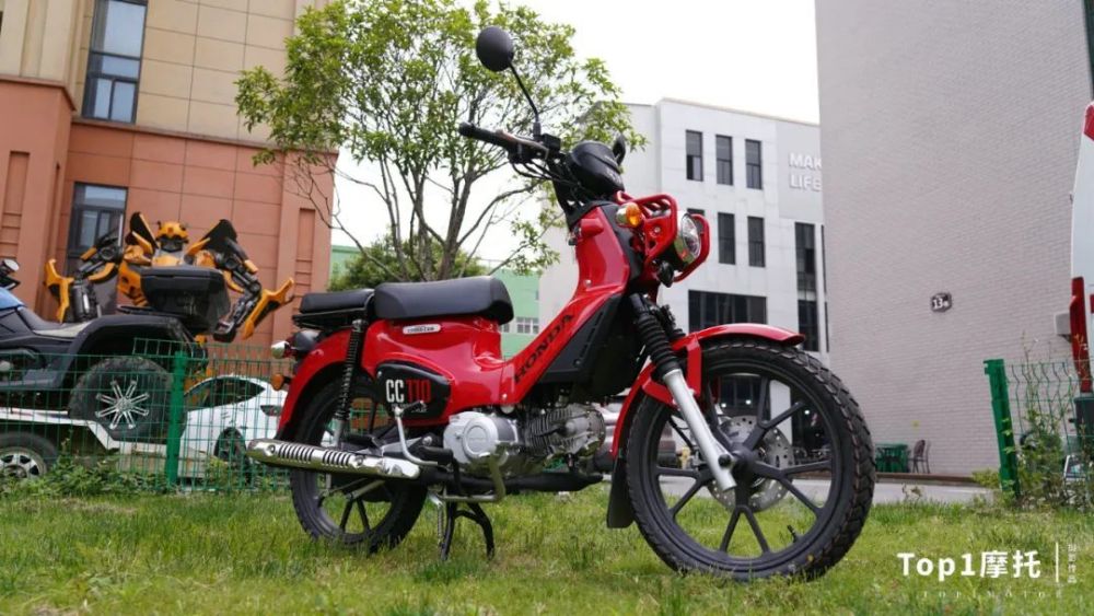 其实关于本田cc110这台车到底贵不贵的问题,完全没有争论的意义,嫌贵