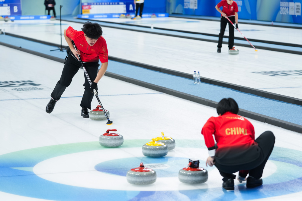 冰壶——混合双人循环赛:中国胜土耳其