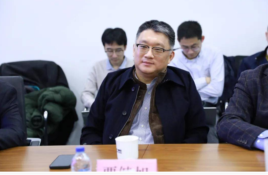 面对降价狂潮,贾健旭作出了选择_腾讯新闻