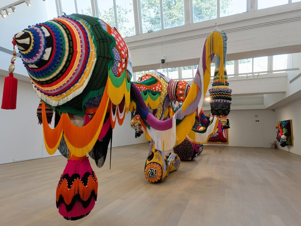 超大燃烧之心点亮展厅葡萄牙国宝艺术家作品在京展出