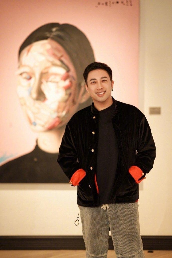 于正晒照自称瘦8斤,还要再瘦15斤:2024年我的佳作不仅是爆款剧,还有更