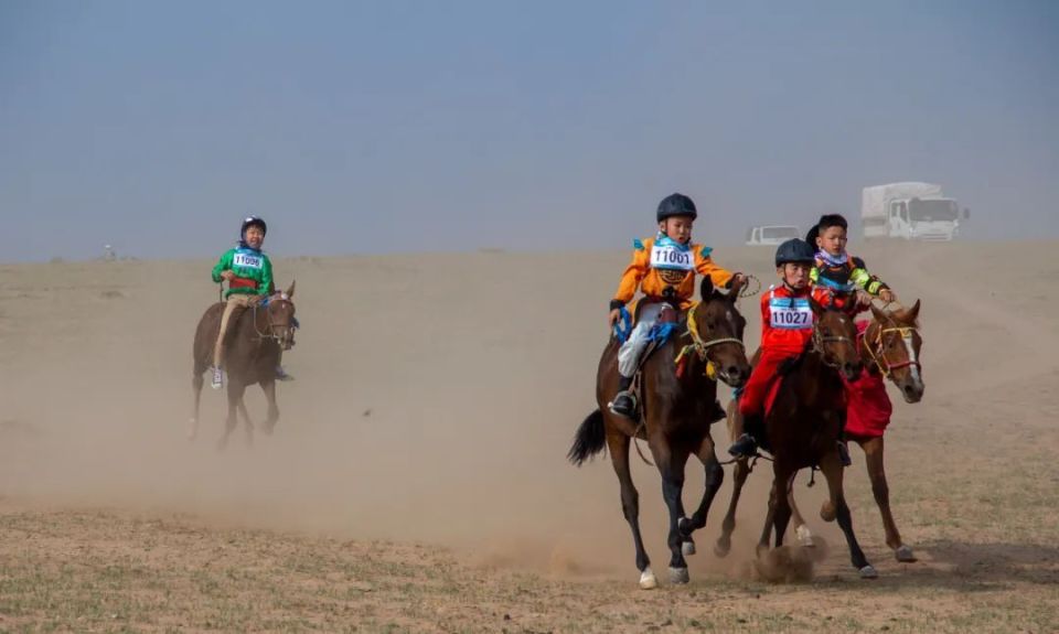 在央广听见内蒙古 | 内蒙古旅游那达慕大会赛马点燃夏日激情