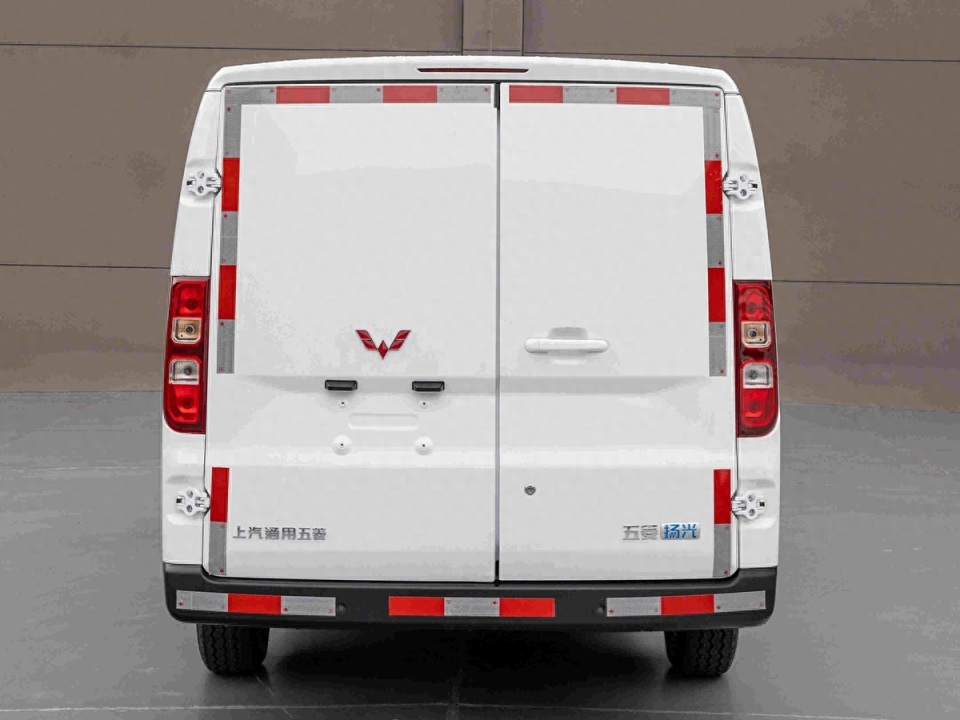 新款五菱扬光实车曝光,车长4985mm,侧滑门,搭载60kw纯电动力_腾讯新闻