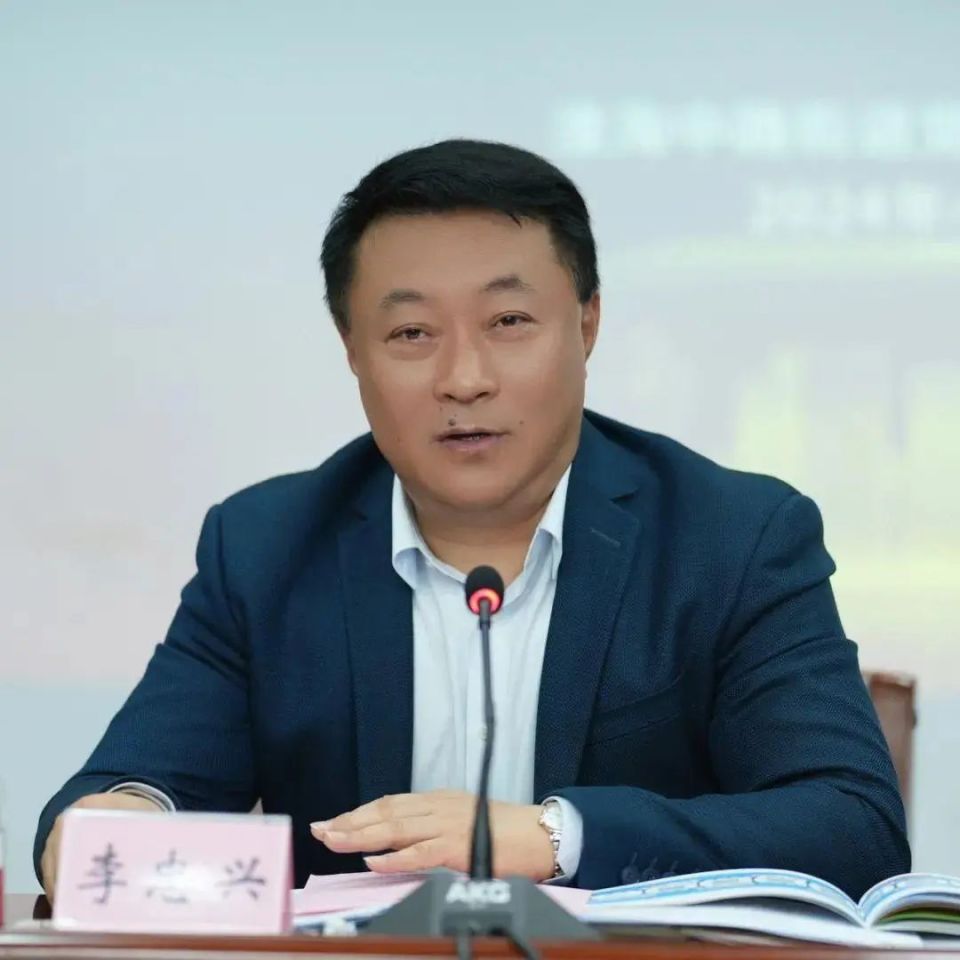 区委副书记李忠兴肯定了淮海中路街道在基层治理工作中的创新探索和在