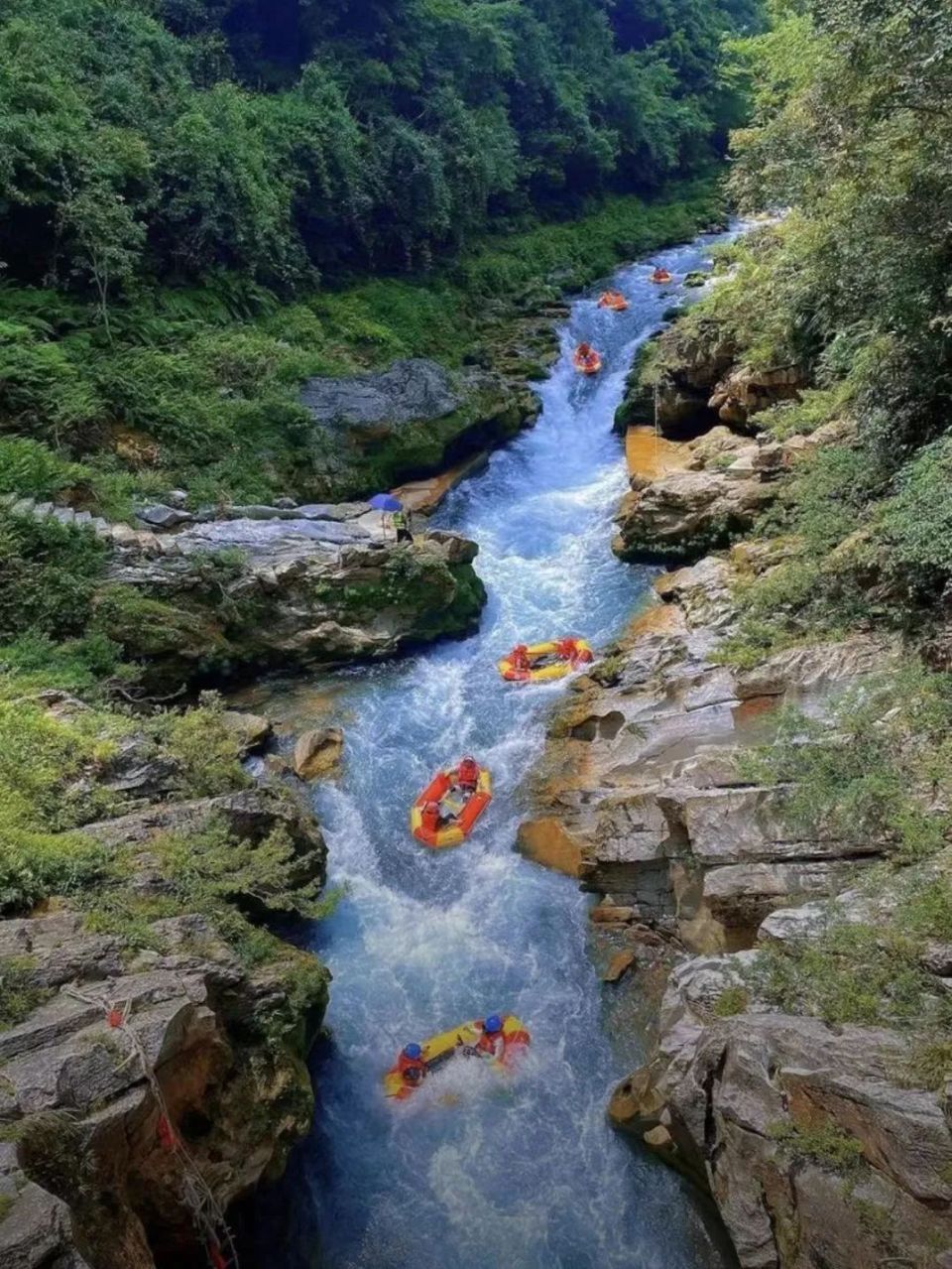 5小时大约50层楼高落差约有150米虎啸峡漂流全长4