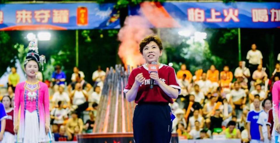在贵州省榕江县举行的2024快手"村奥会"活动上,奥运冠军,中国女子乒乓