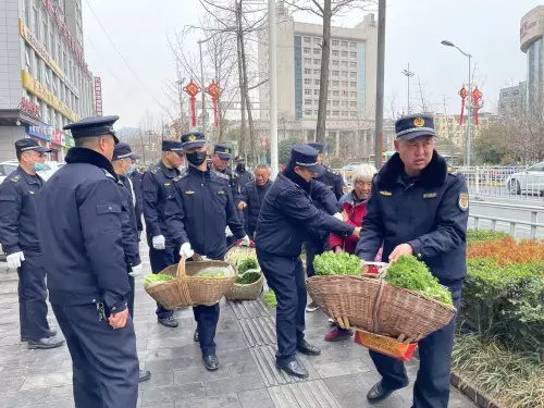 汉滨城管重拳出击.