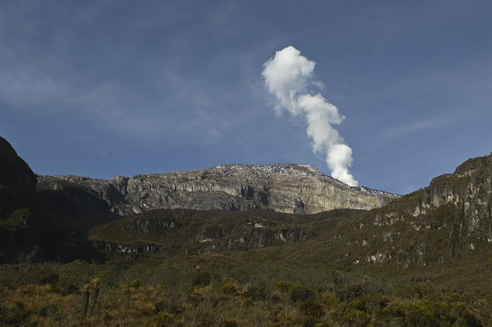 哥伦比亚鲁伊斯火山活动频繁