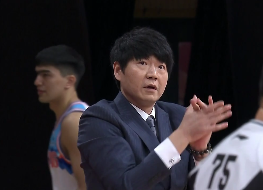 有情有义!李炎哲谈加盟新疆队,特别感谢3人_腾讯新闻